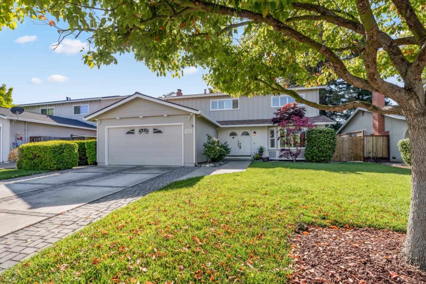 1631 Finch WAY