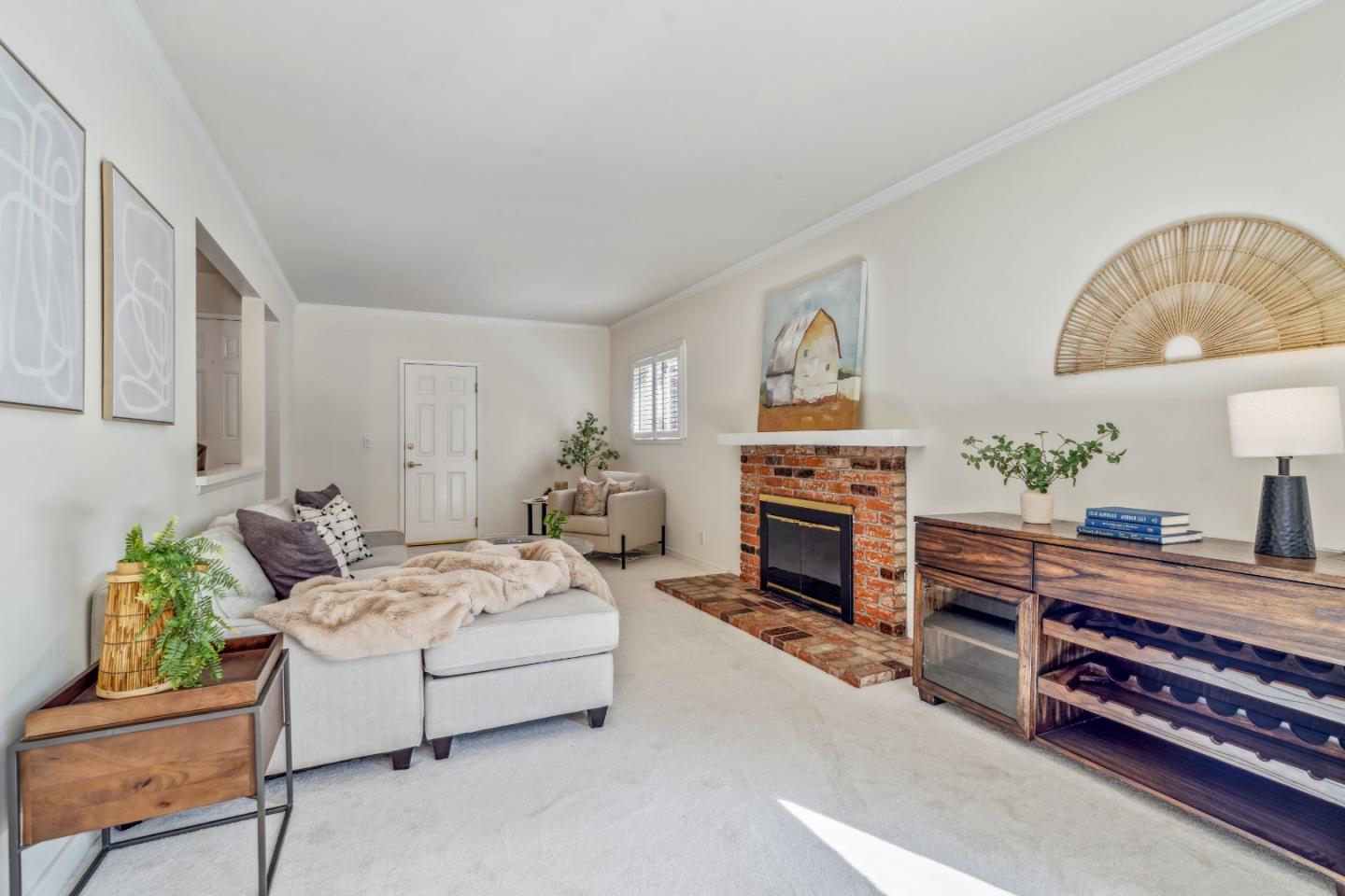 1631 Finch WAY