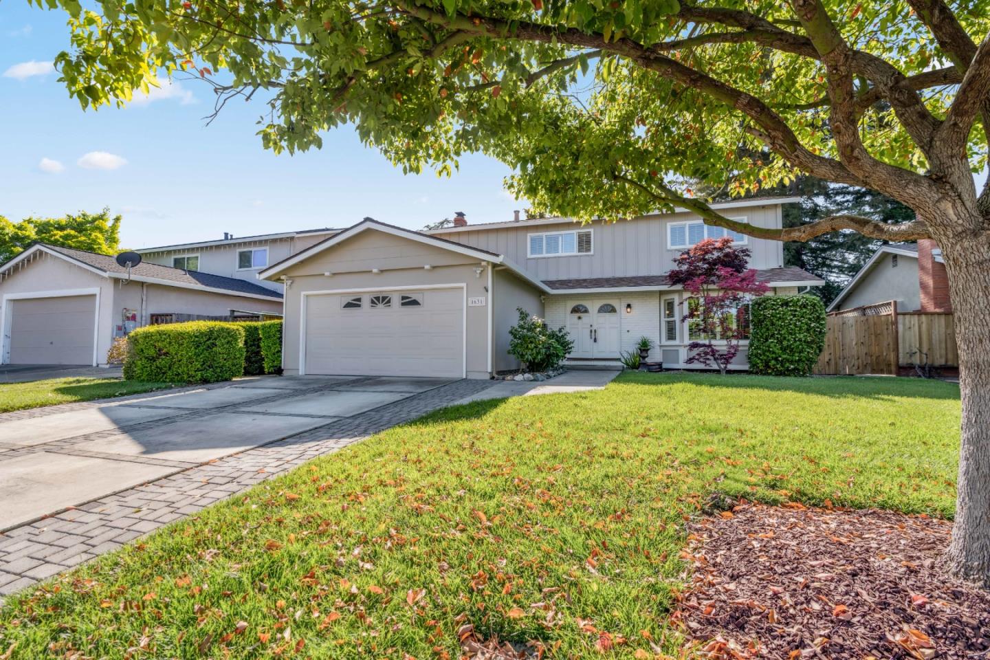 1631 Finch WAY