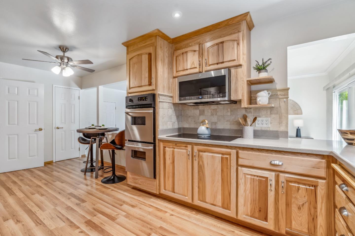 1631 Finch WAY