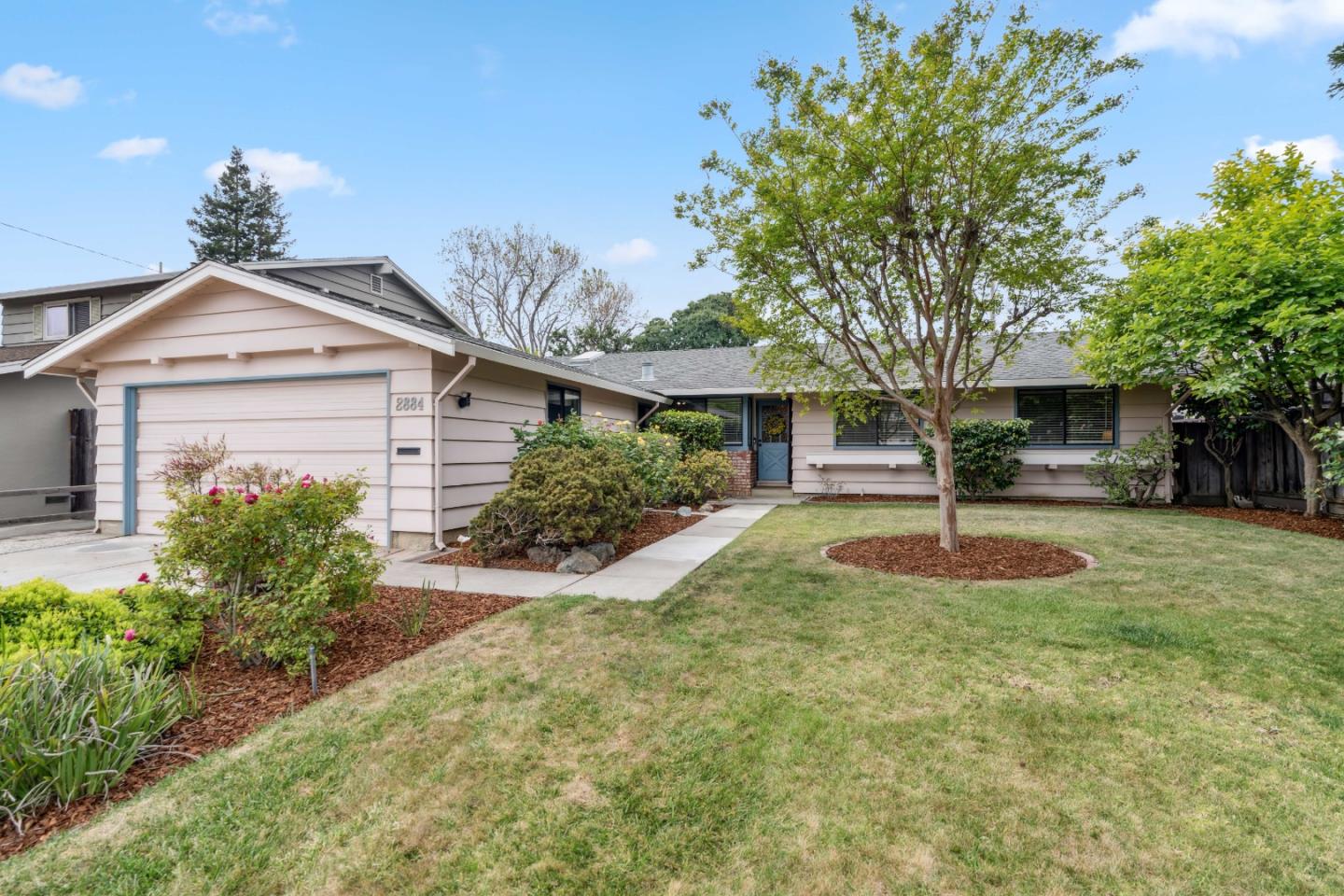 2884 Forbes AVE