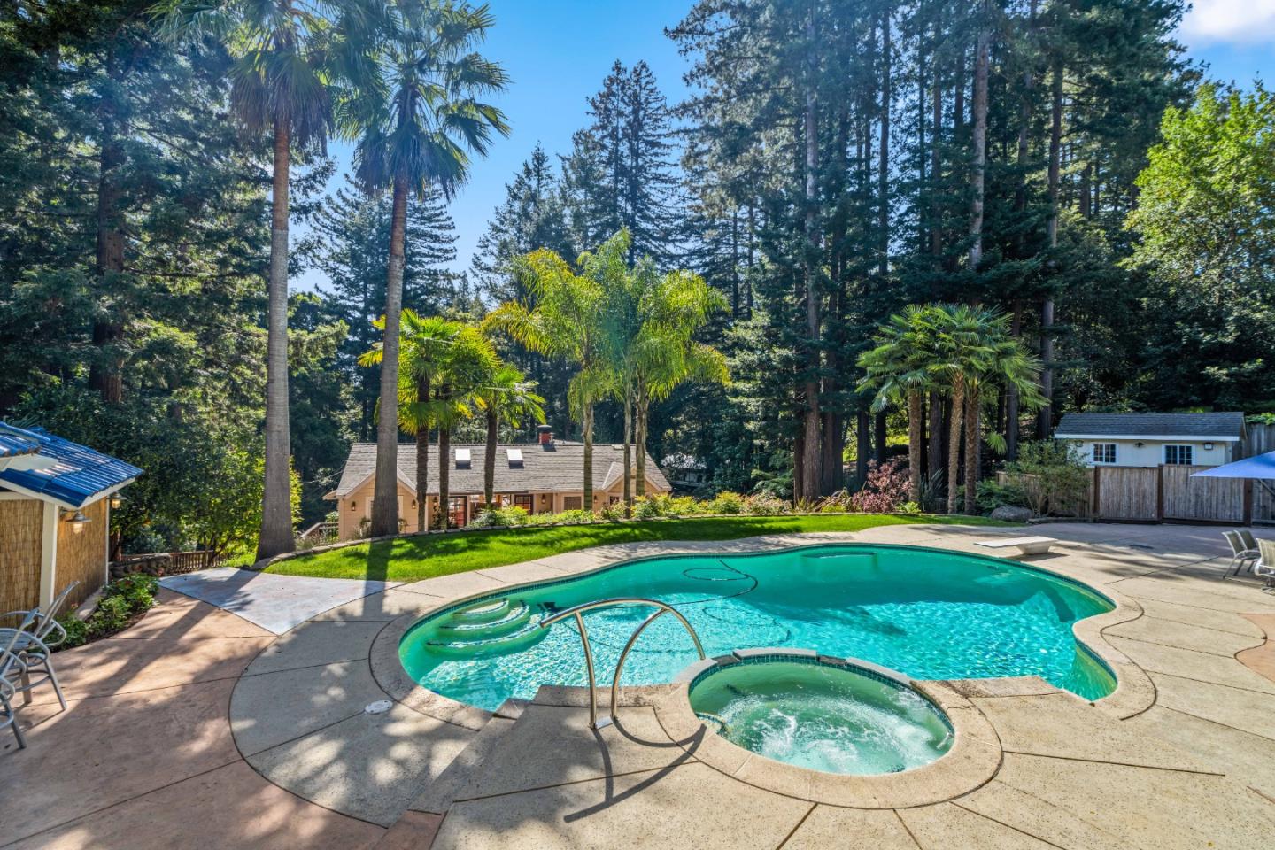 910 Jenny WAY