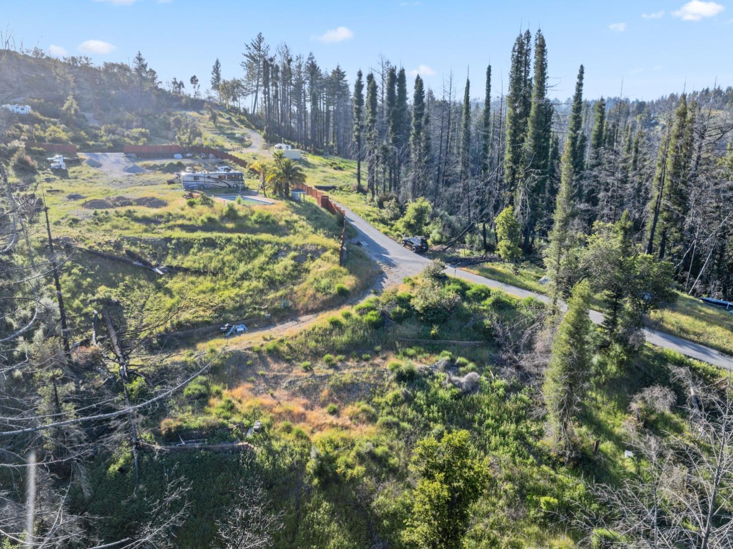 1410 Pinecrest DR