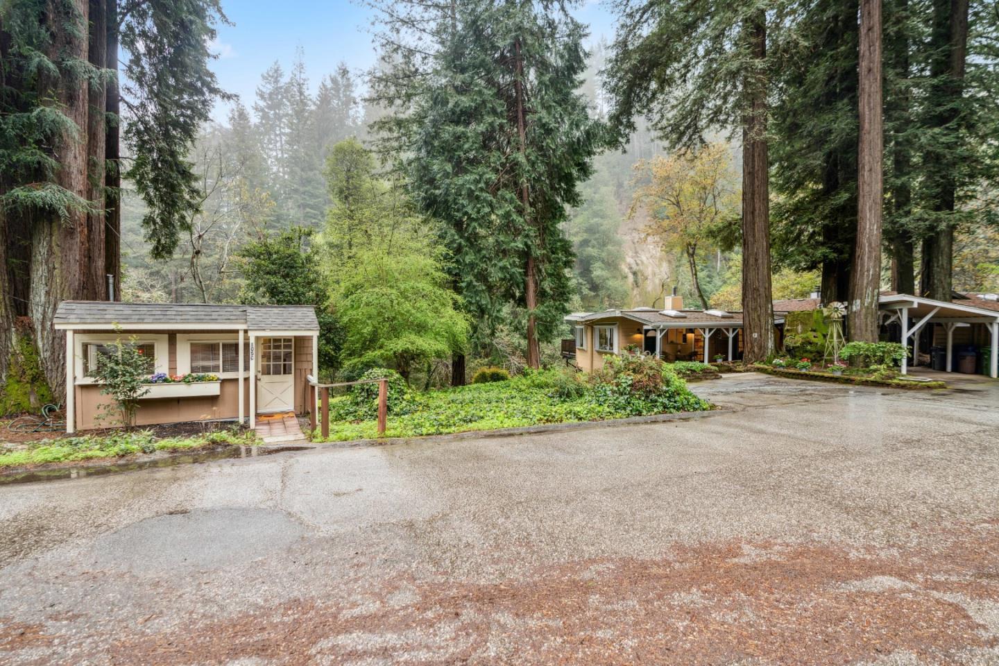 105 Glen Lomond LN