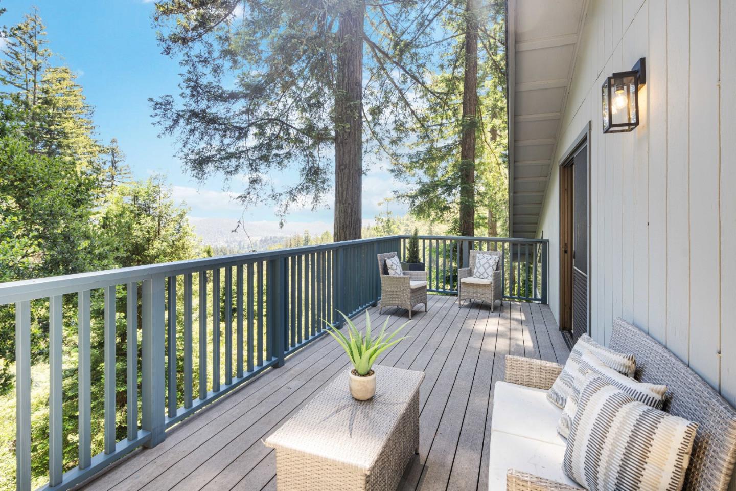 1245 El Solyo Heights DR