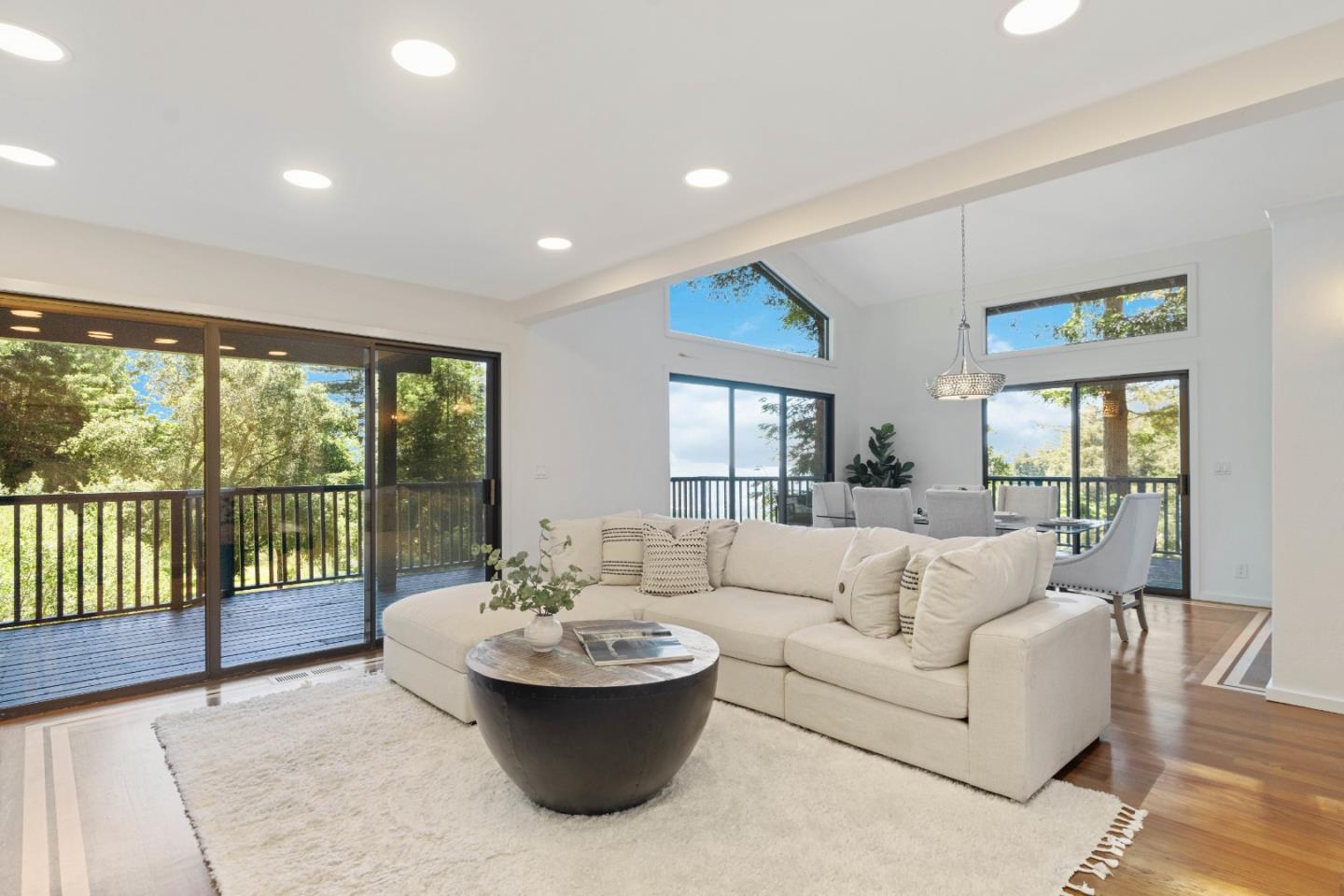 1245 El Solyo Heights DR