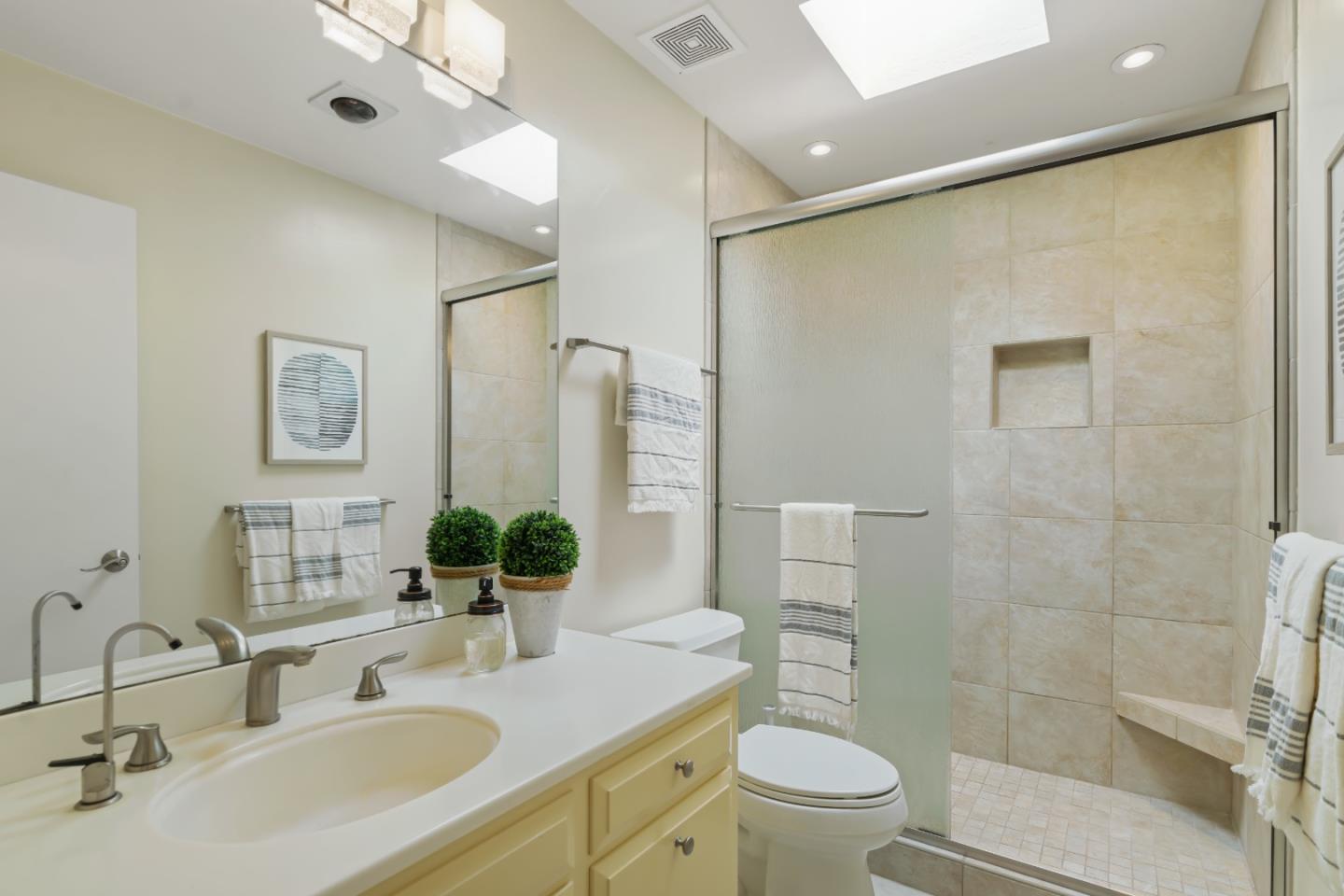 1245 El Solyo Heights DR