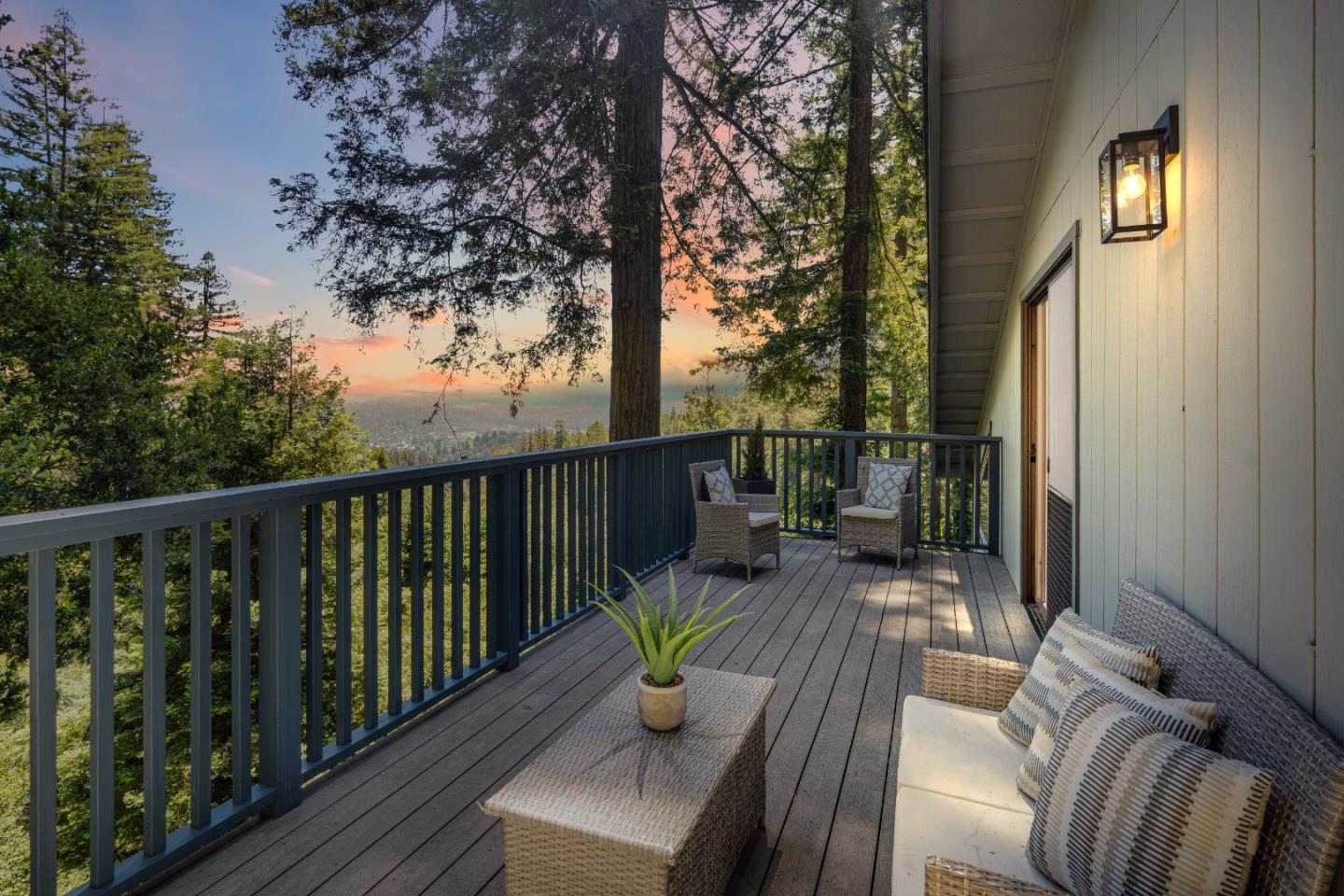 1245 El Solyo Heights DR