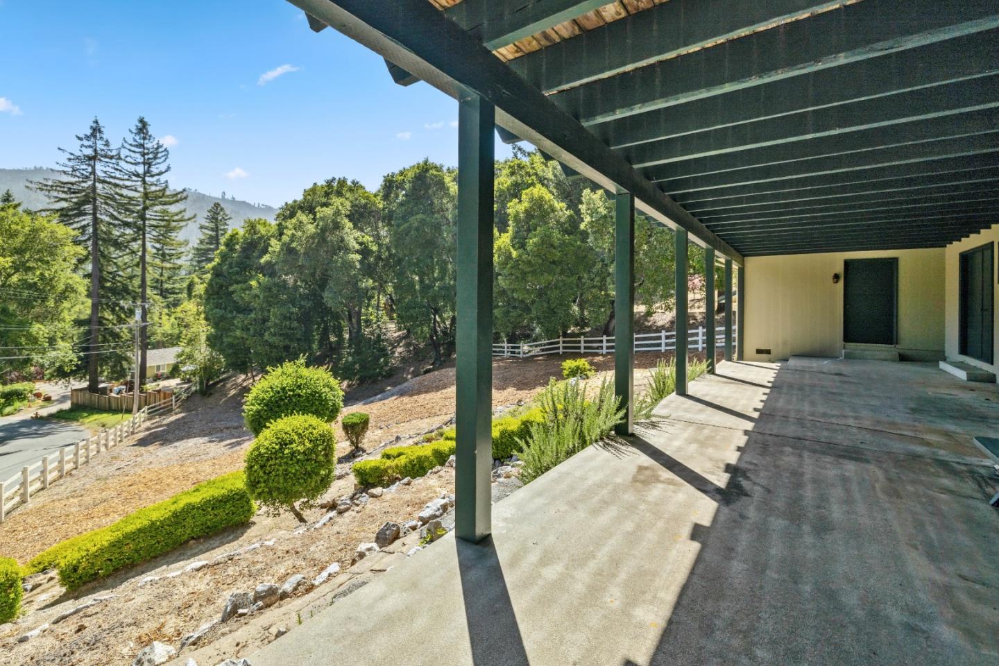 245 Middleton DR