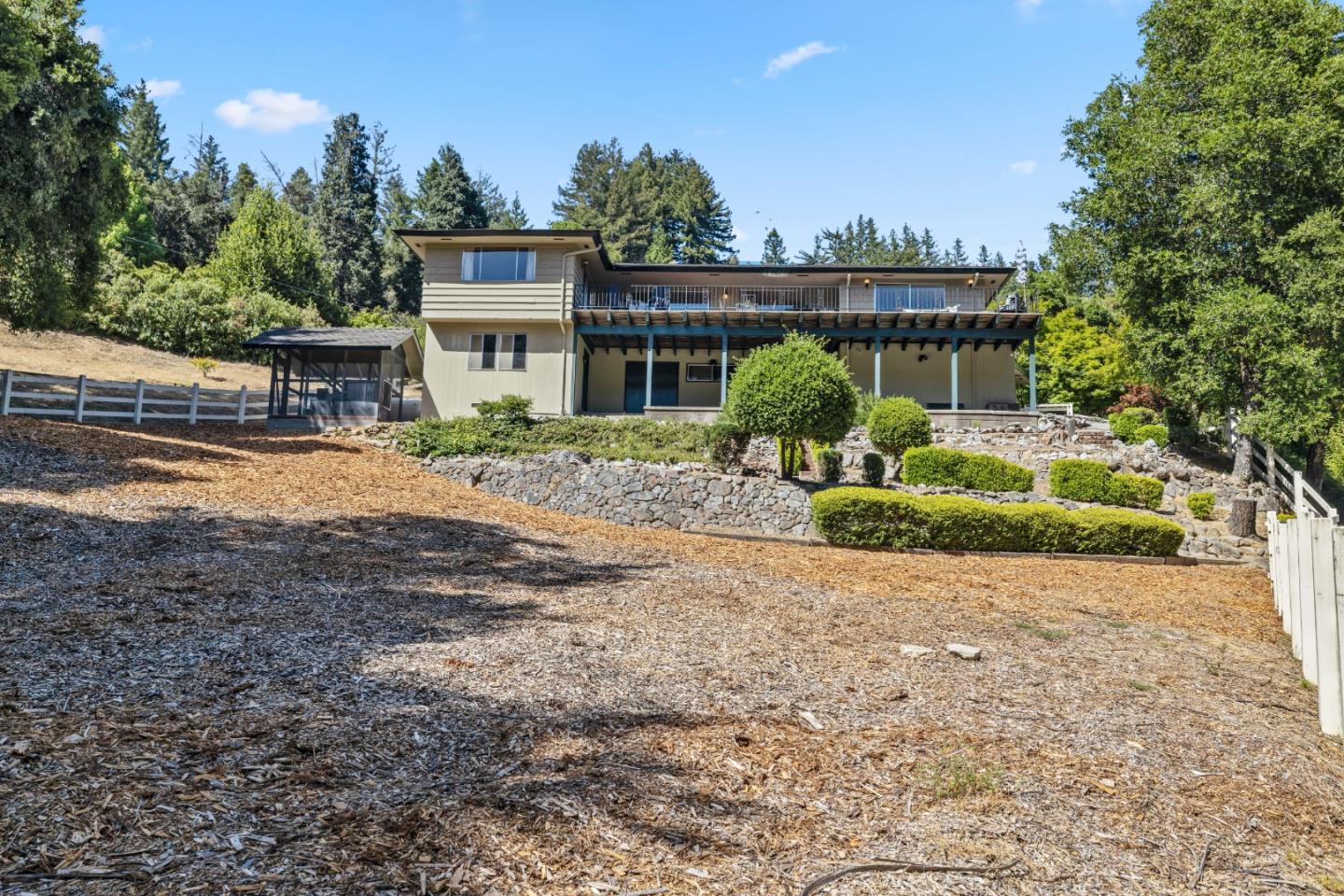 245 Middleton DR