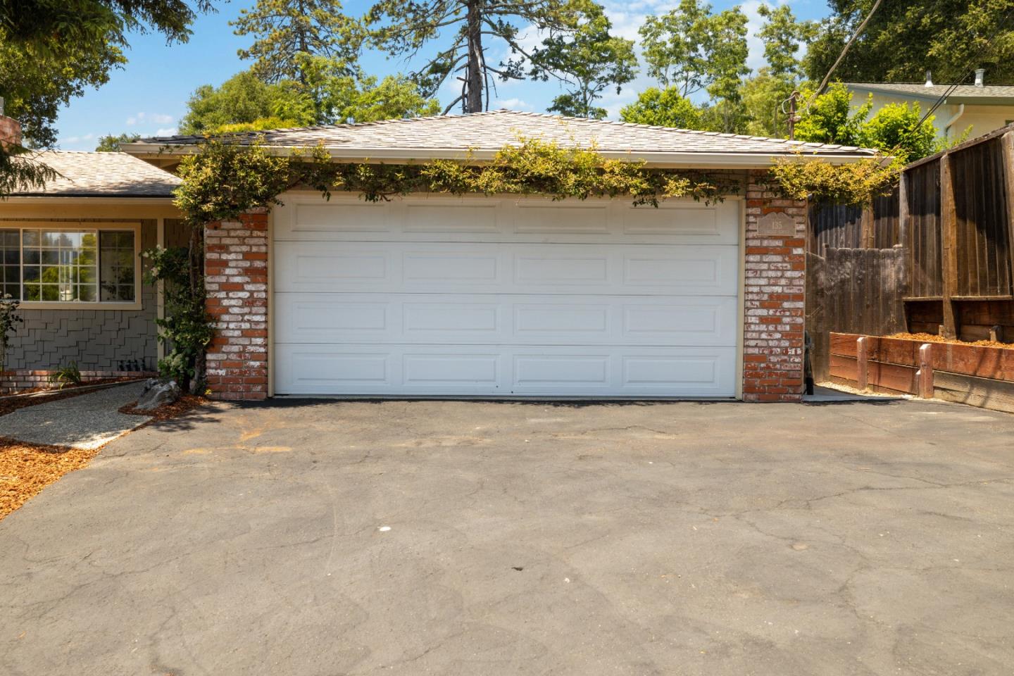 135 Locust ST