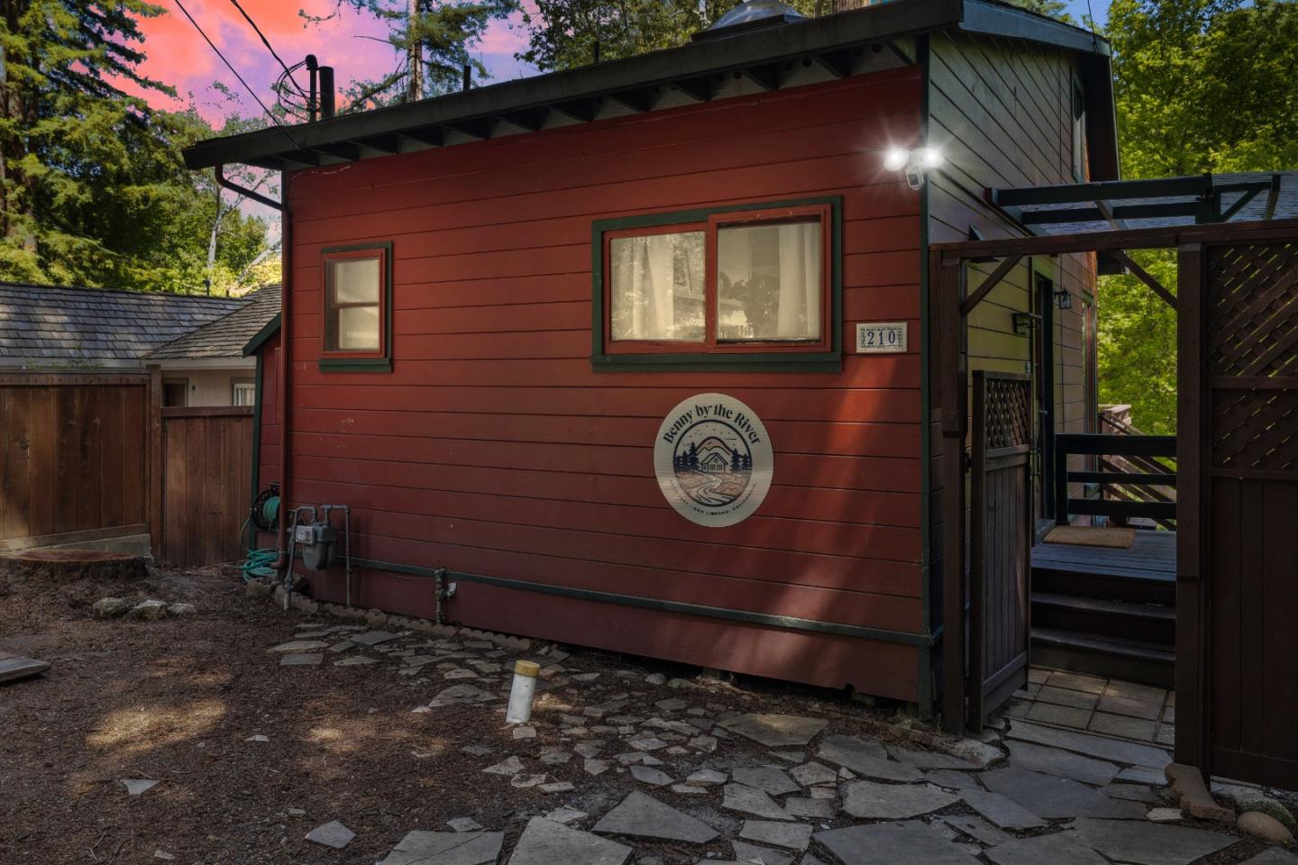 210 Woodland DR