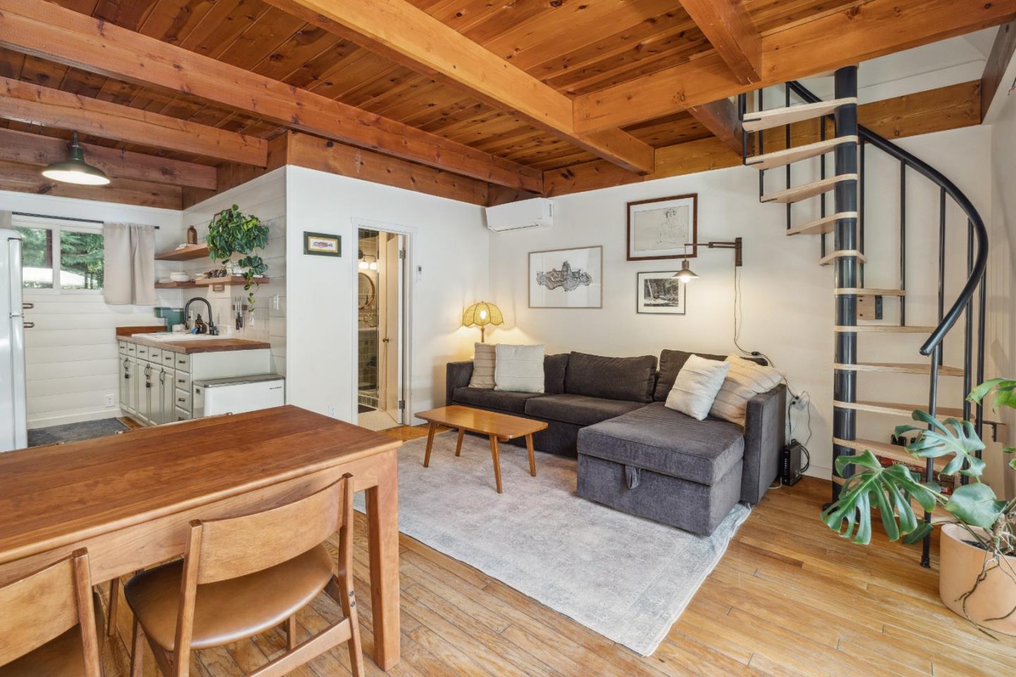 210 Woodland DR