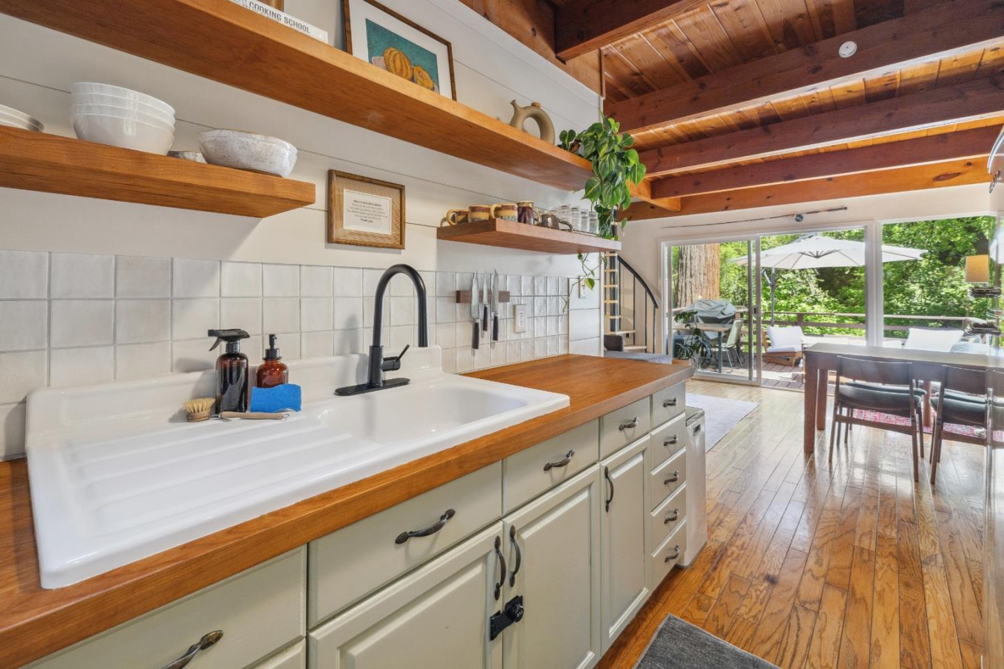 210 Woodland DR
