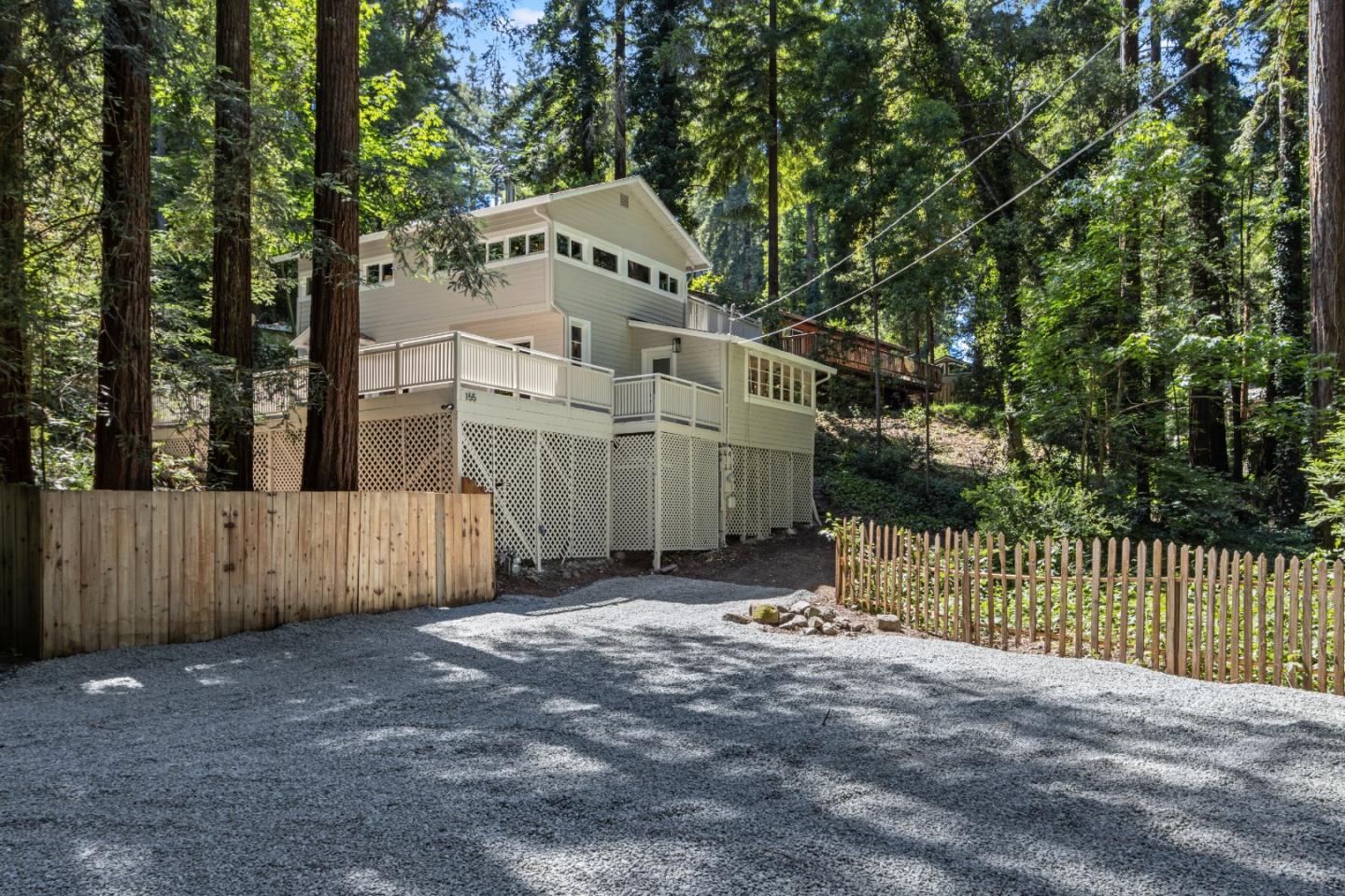 155 Larkspur ST