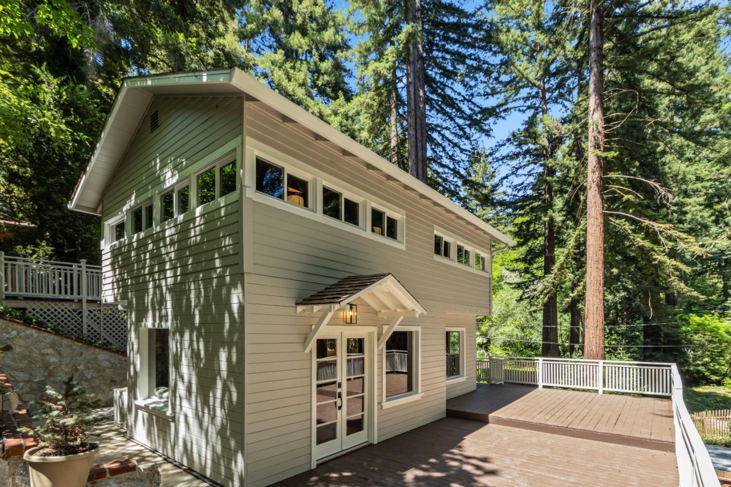 155 Larkspur ST