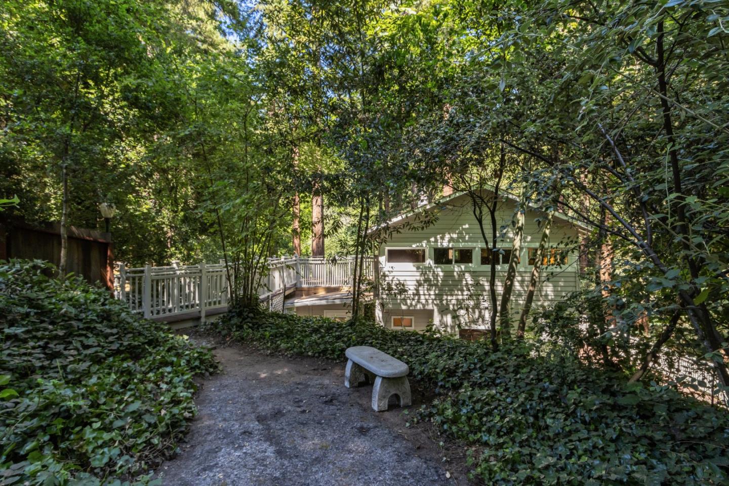 155 Larkspur ST