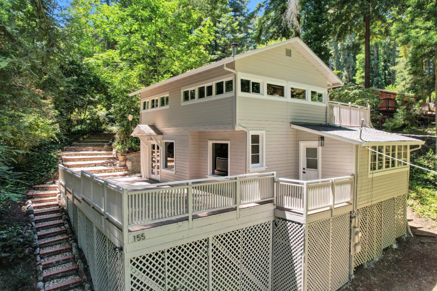 155 Larkspur ST