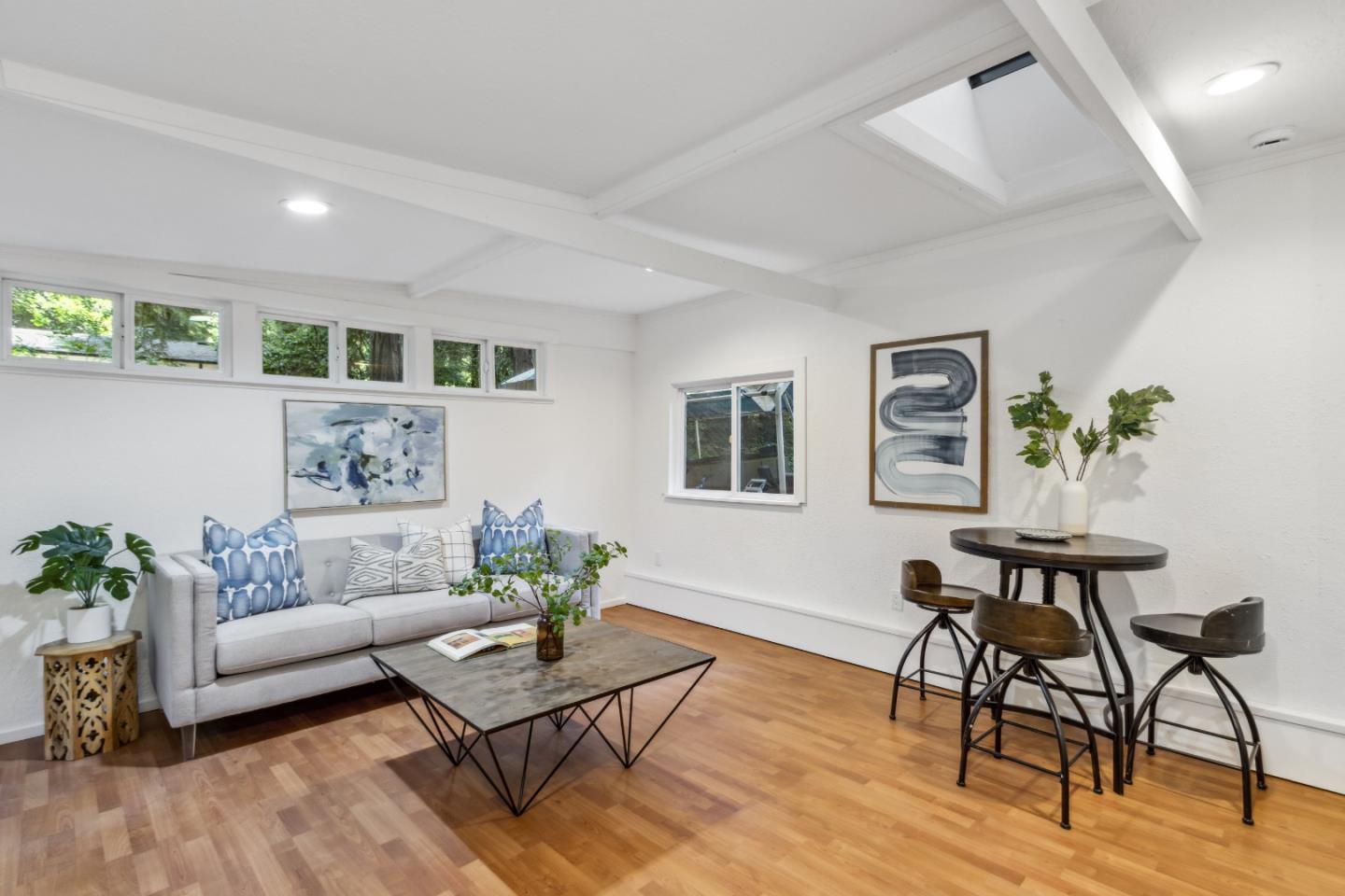 155 Larkspur ST