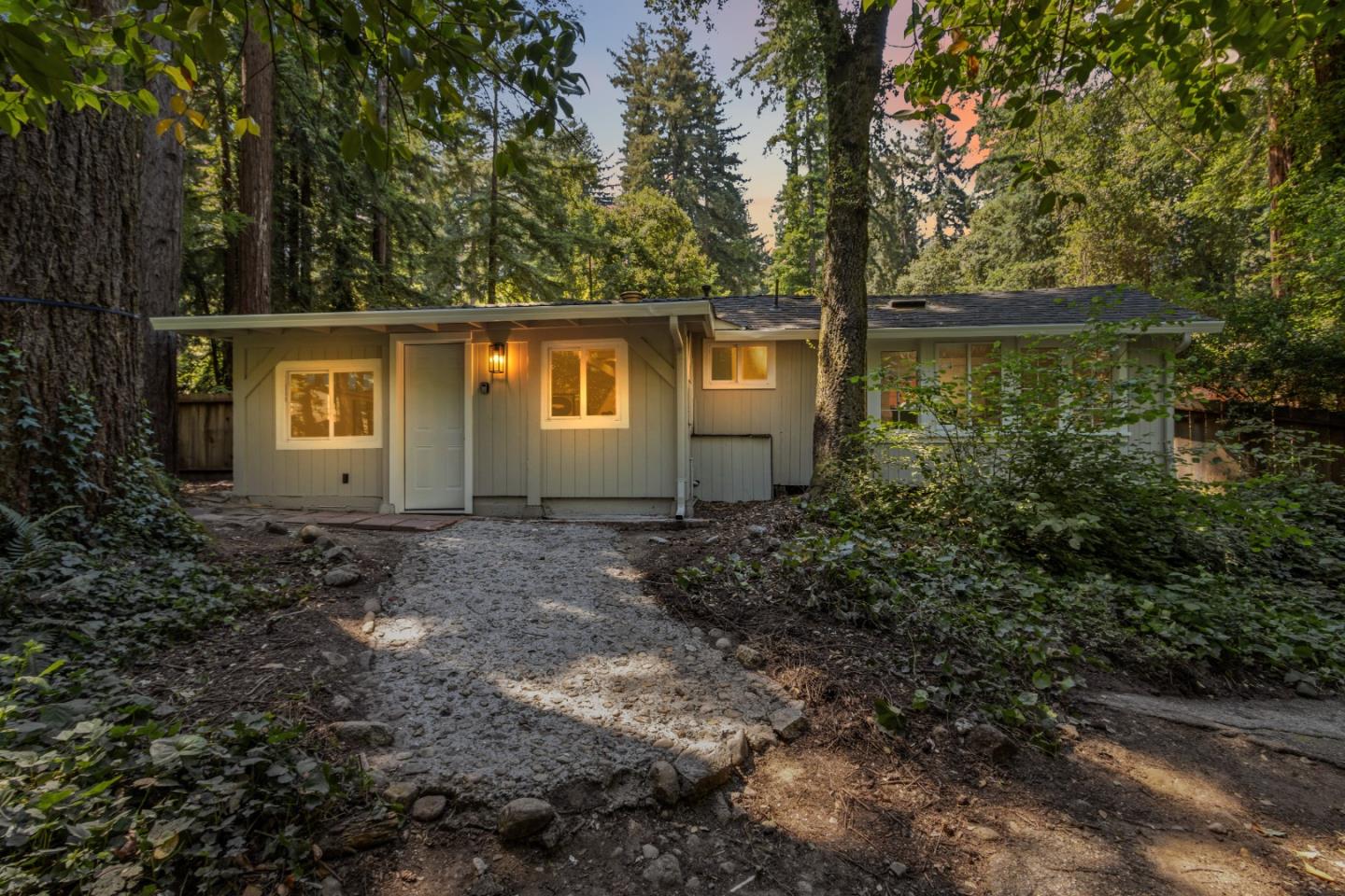 155 Larkspur ST