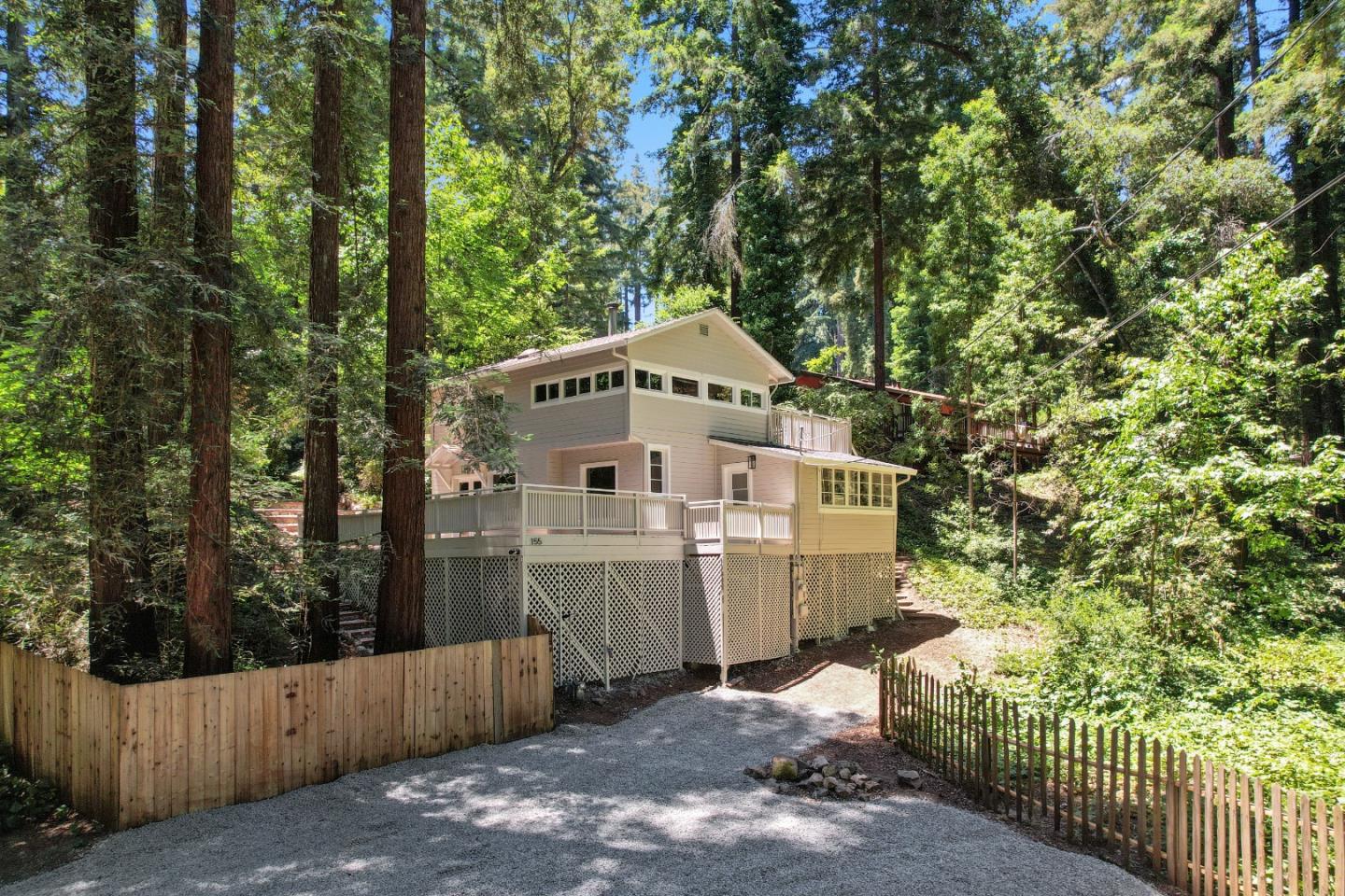 155 Larkspur ST