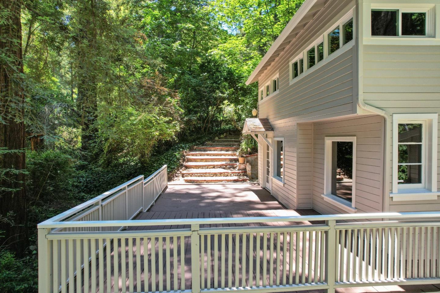 155 Larkspur ST
