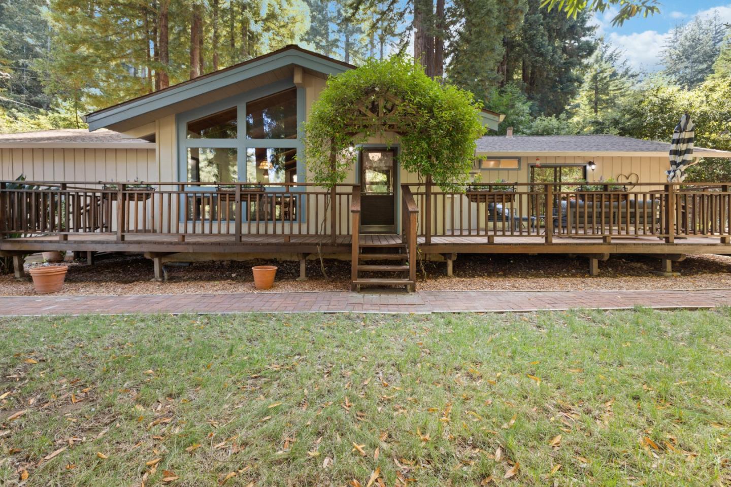 1800 Altamont DR