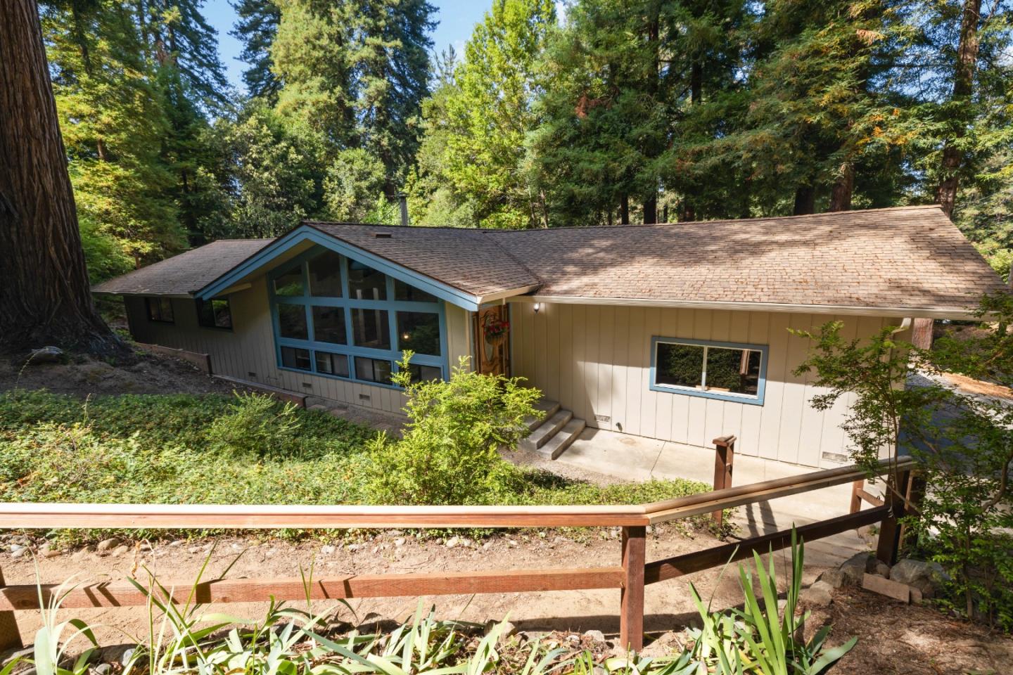 1800 Altamont DR
