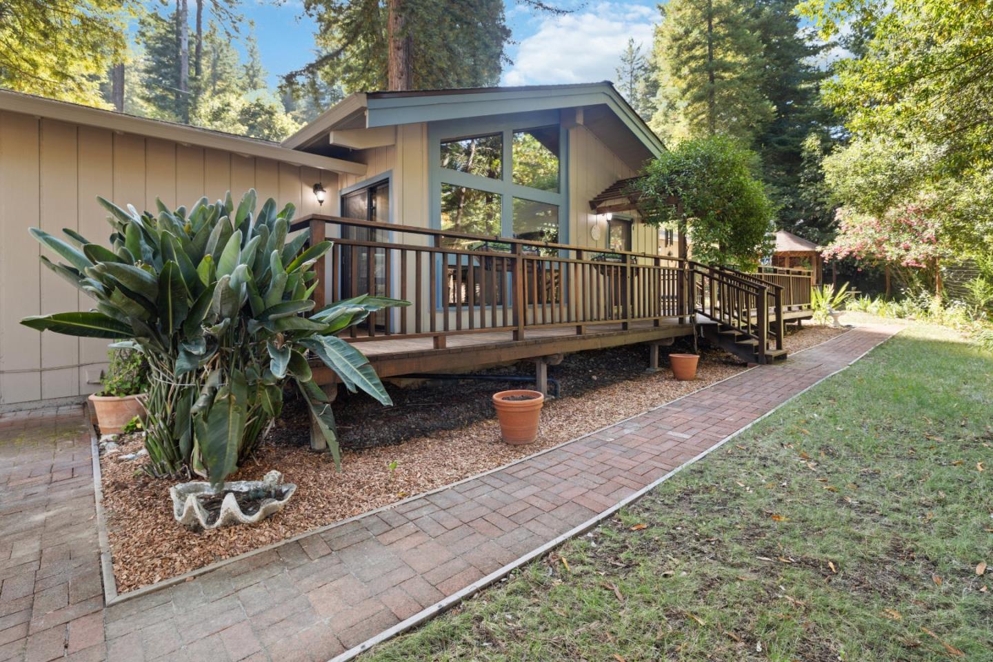 1800 Altamont DR