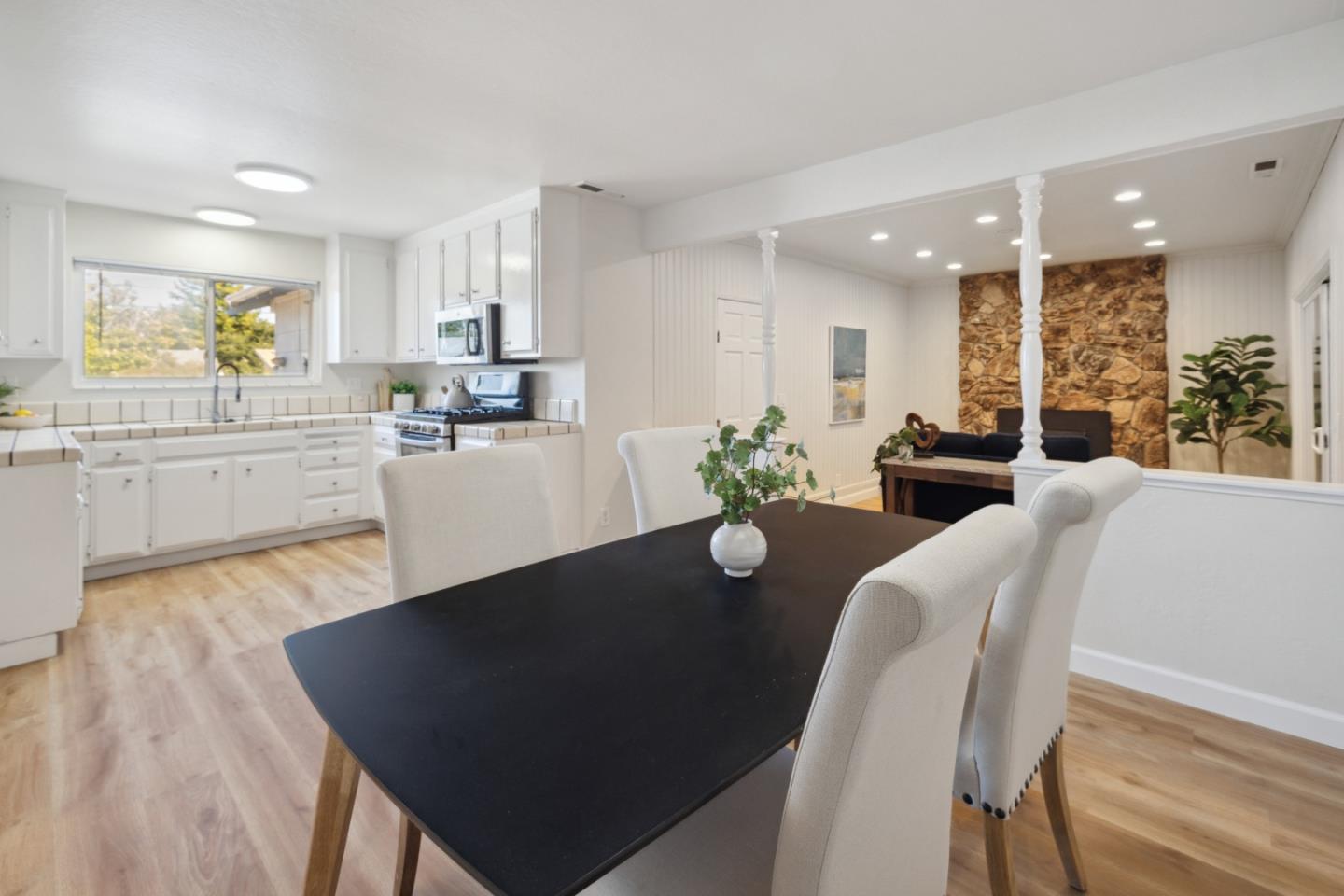 319 Harbor DR