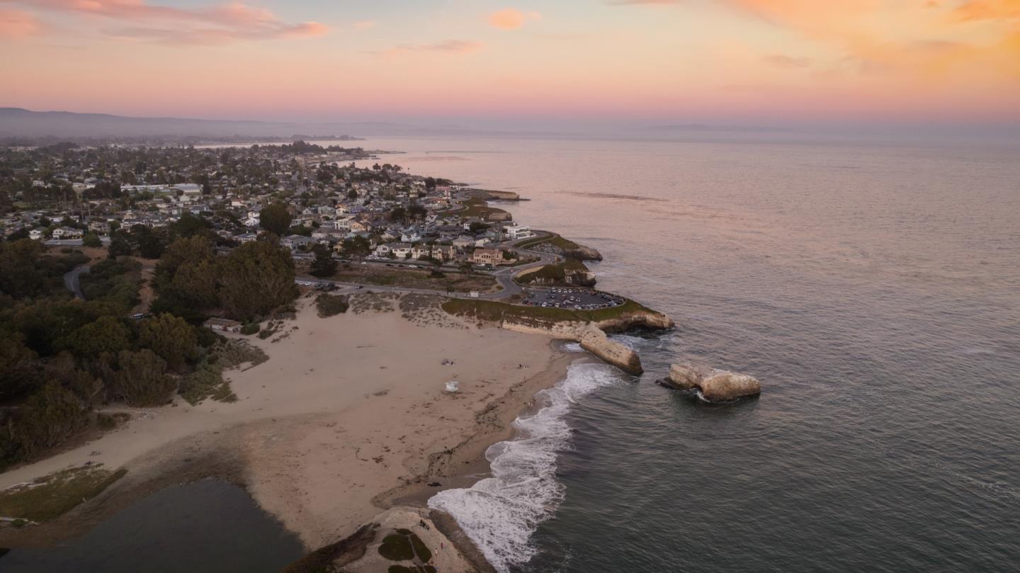 2395 Delaware AVE 165