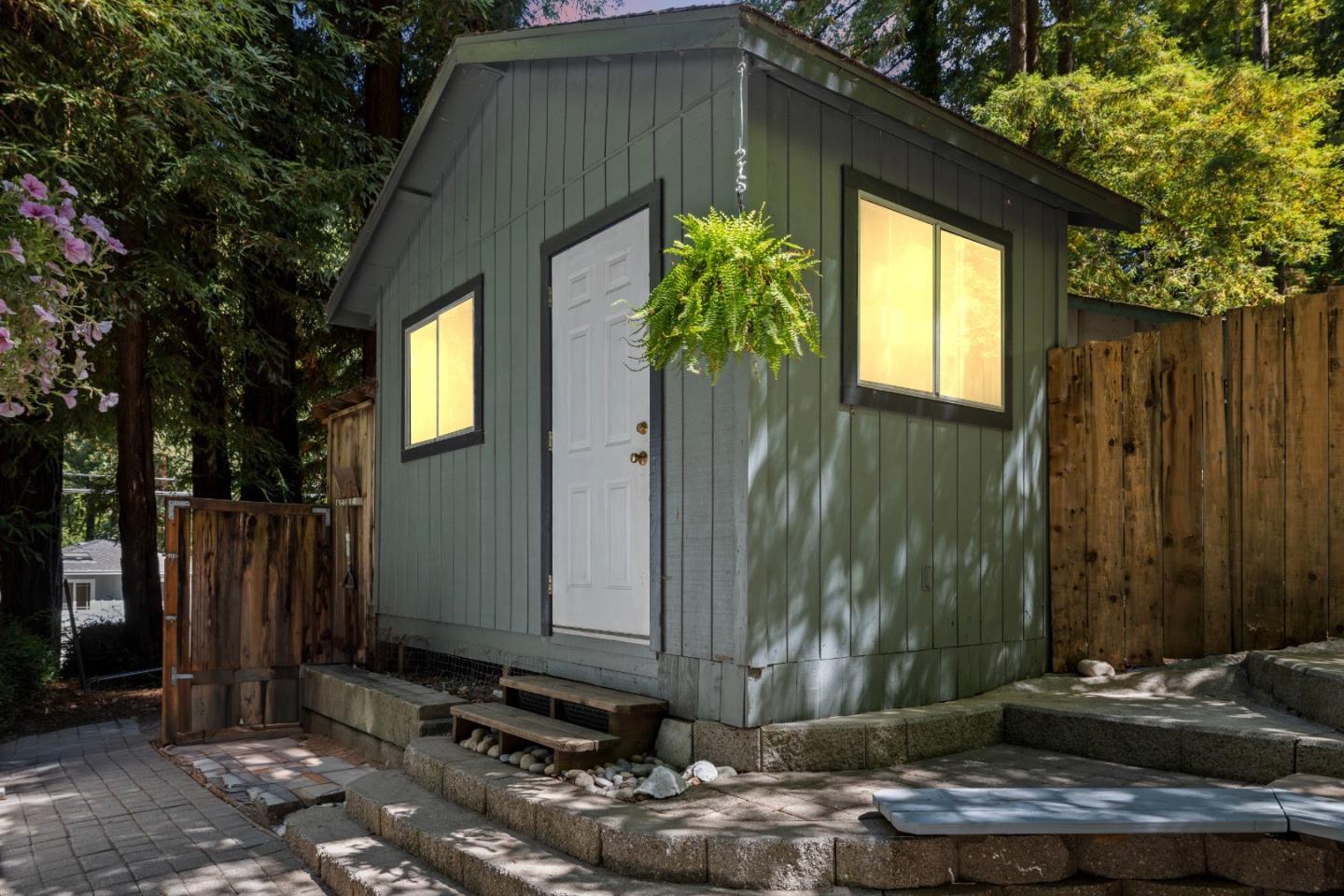 1590 Lockhart Gulch RD