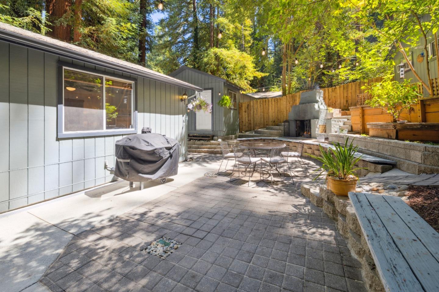 1590 Lockhart Gulch RD