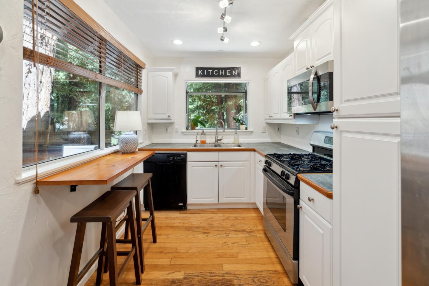 1590 Lockhart Gulch RD