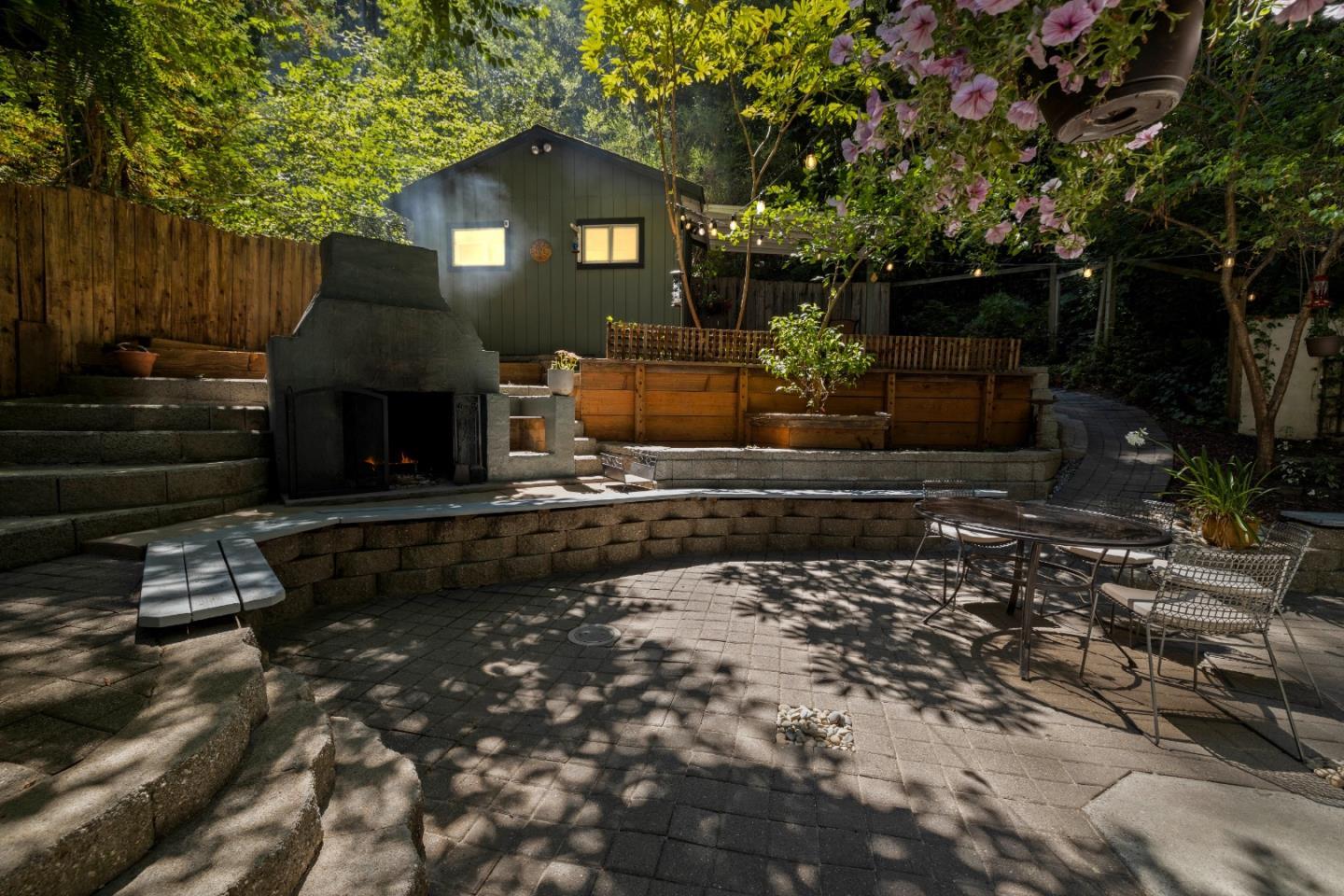 1590 Lockhart Gulch RD