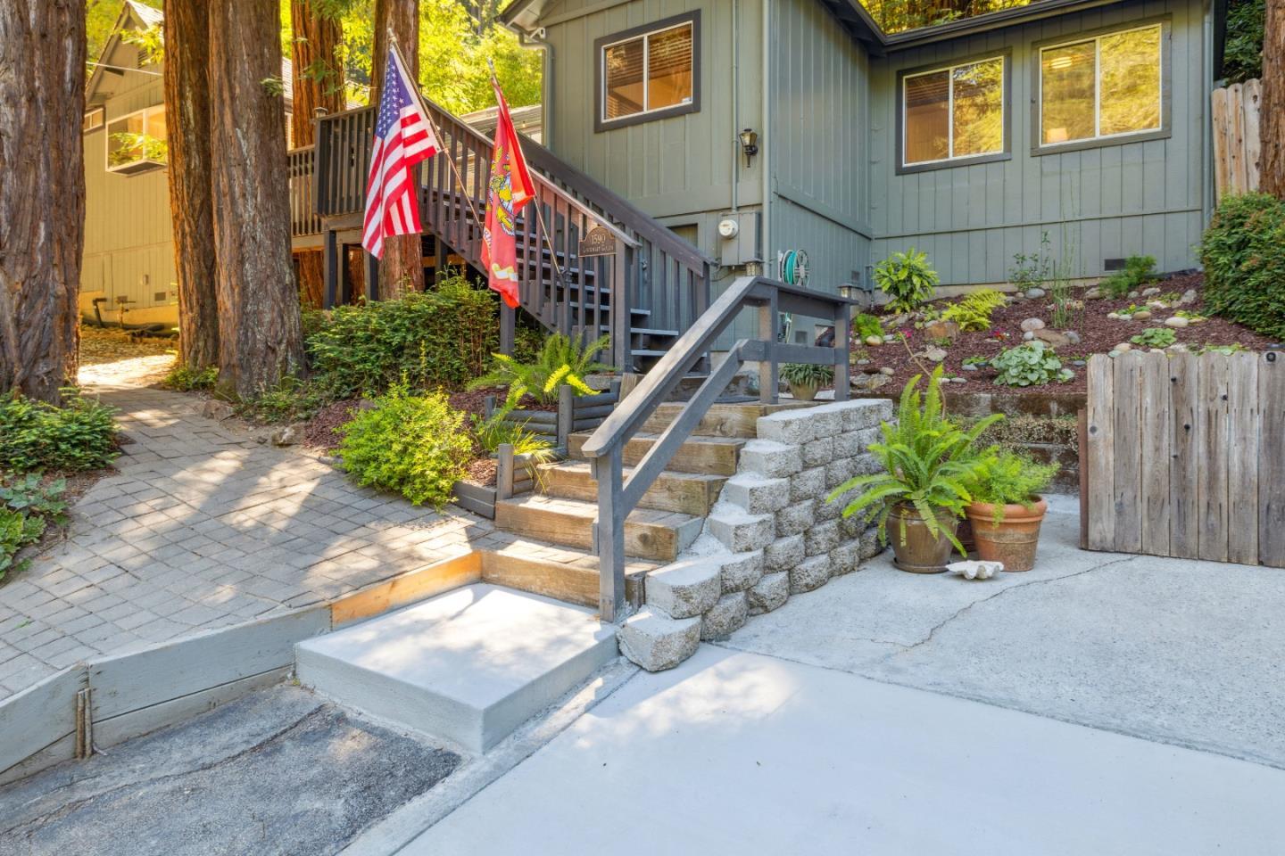 1590 Lockhart Gulch RD