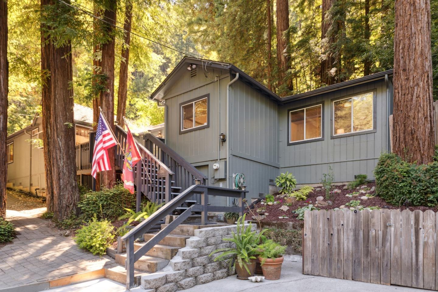 1590 Lockhart Gulch RD