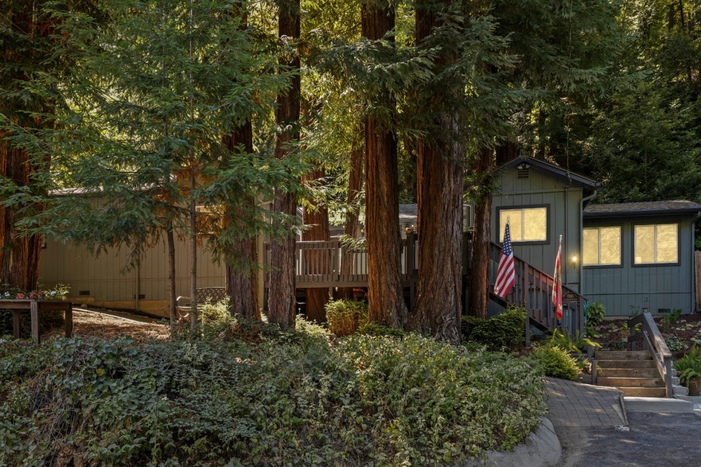 1590 Lockhart Gulch RD