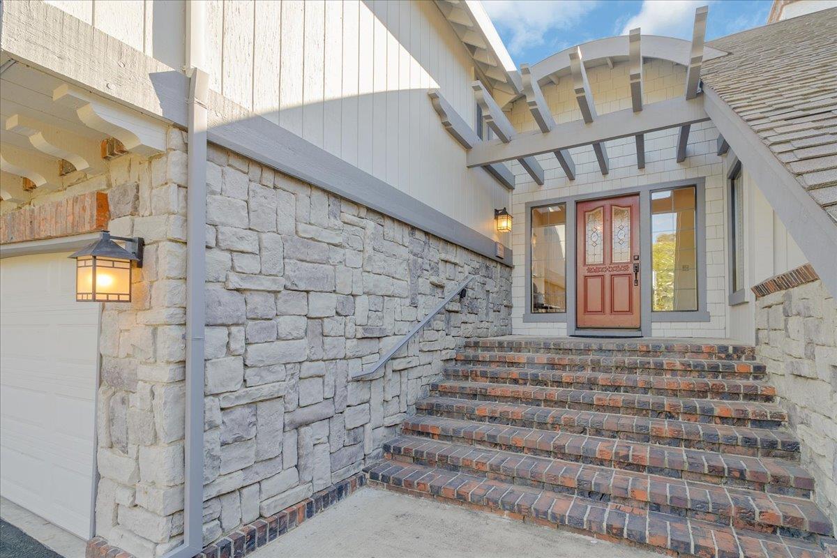 3064 Three Springs RD