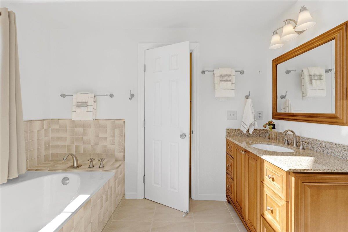 3064 Three Springs RD