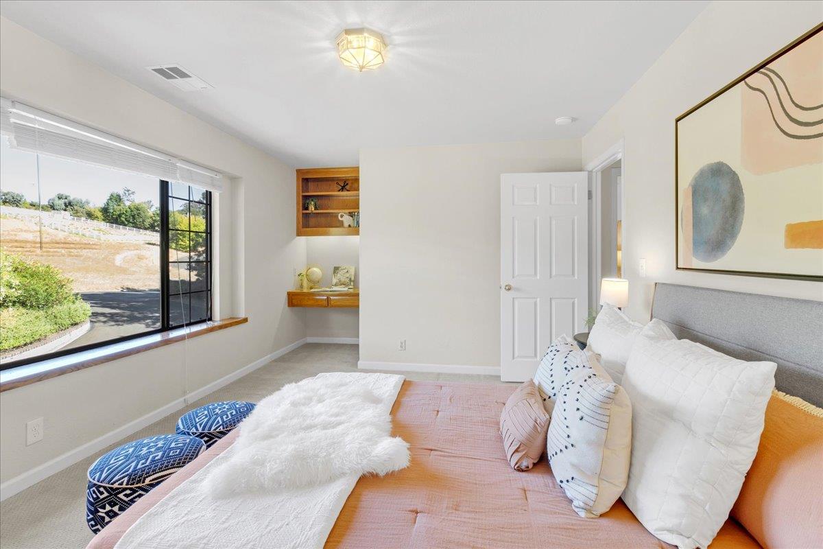 3064 Three Springs RD