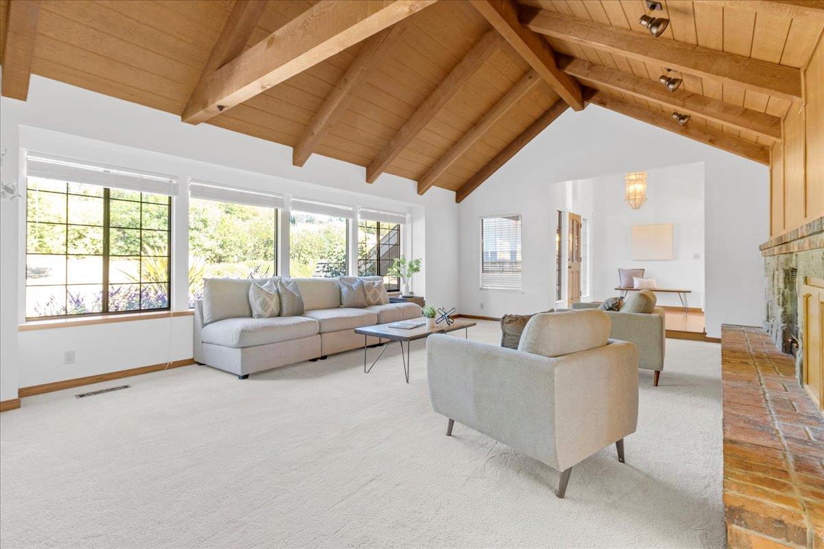 3064 Three Springs RD