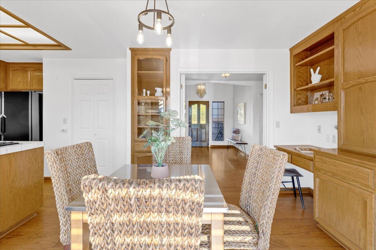 3064 Three Springs RD