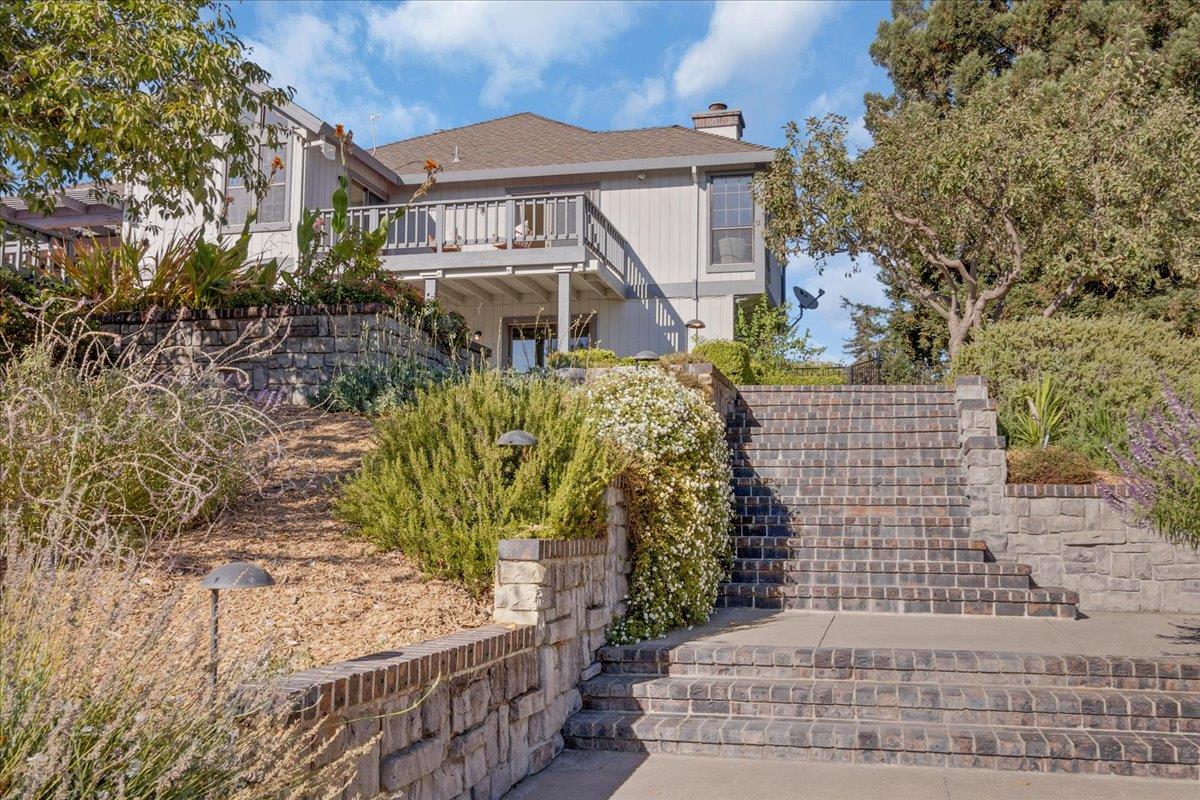 3064 Three Springs RD