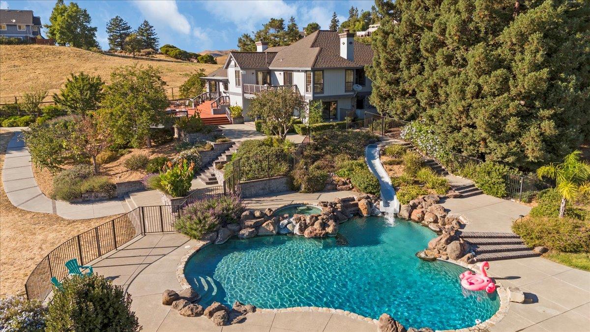 3064 Three Springs RD