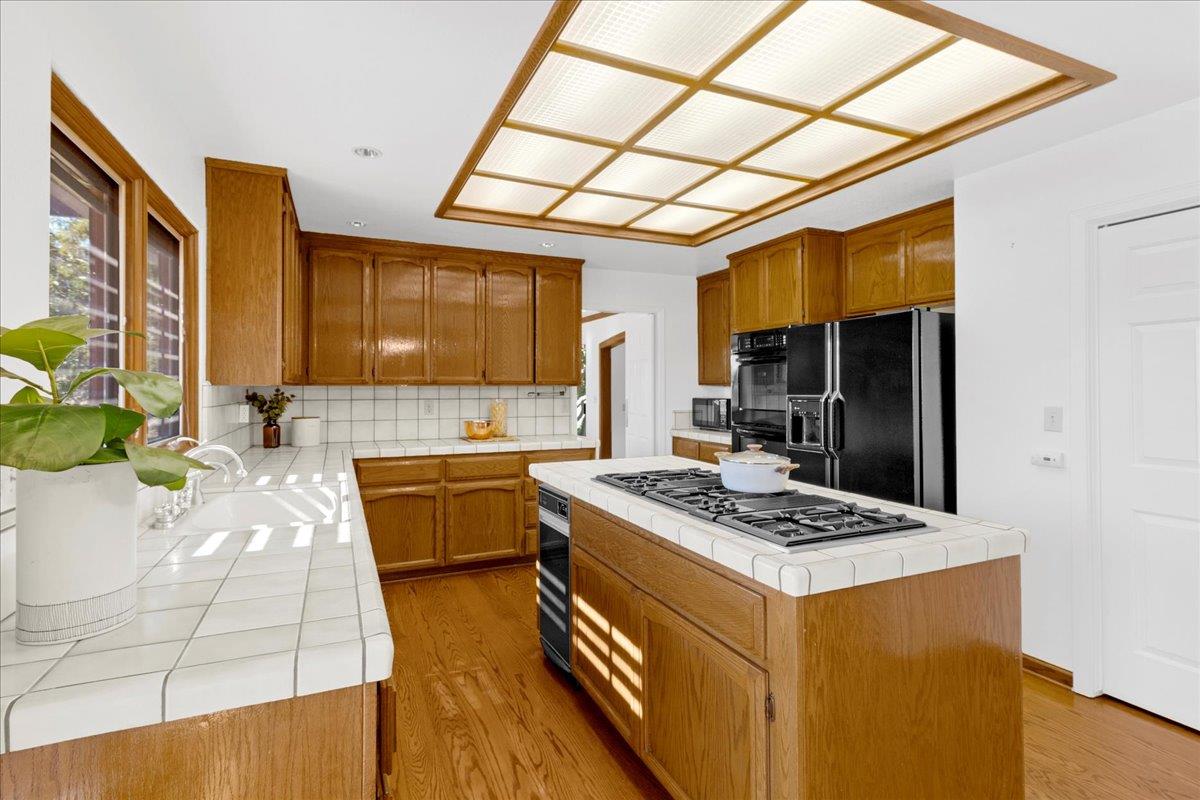 3064 Three Springs RD