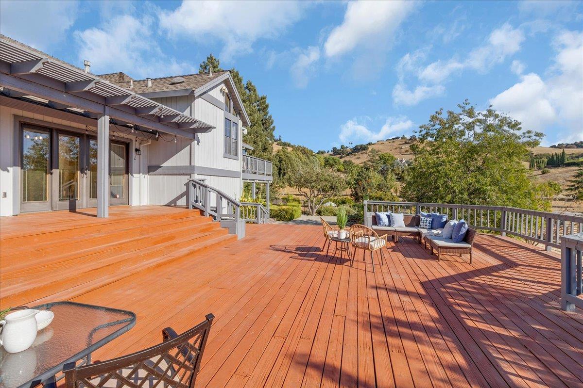 3064 Three Springs RD