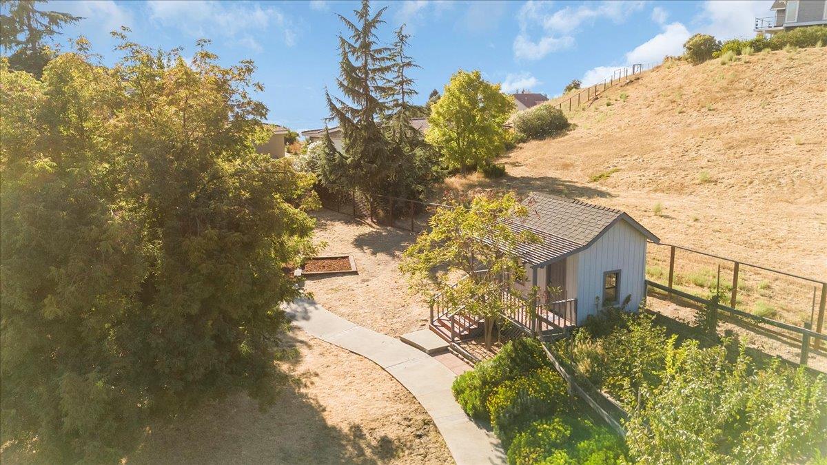 3064 Three Springs RD