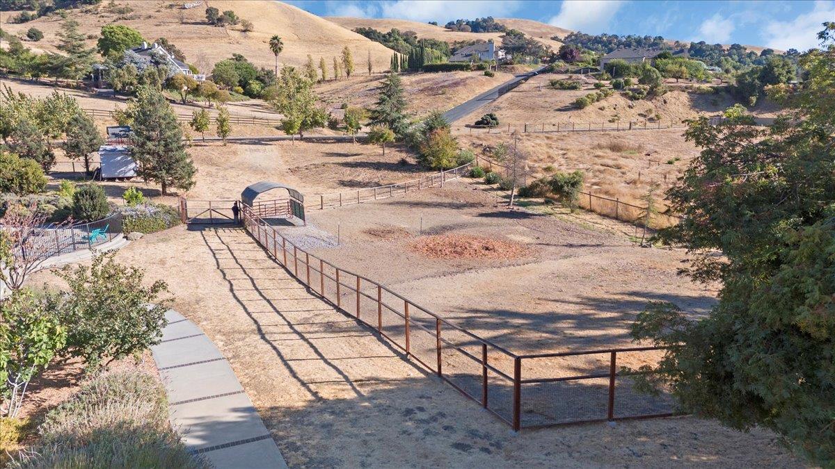 3064 Three Springs RD