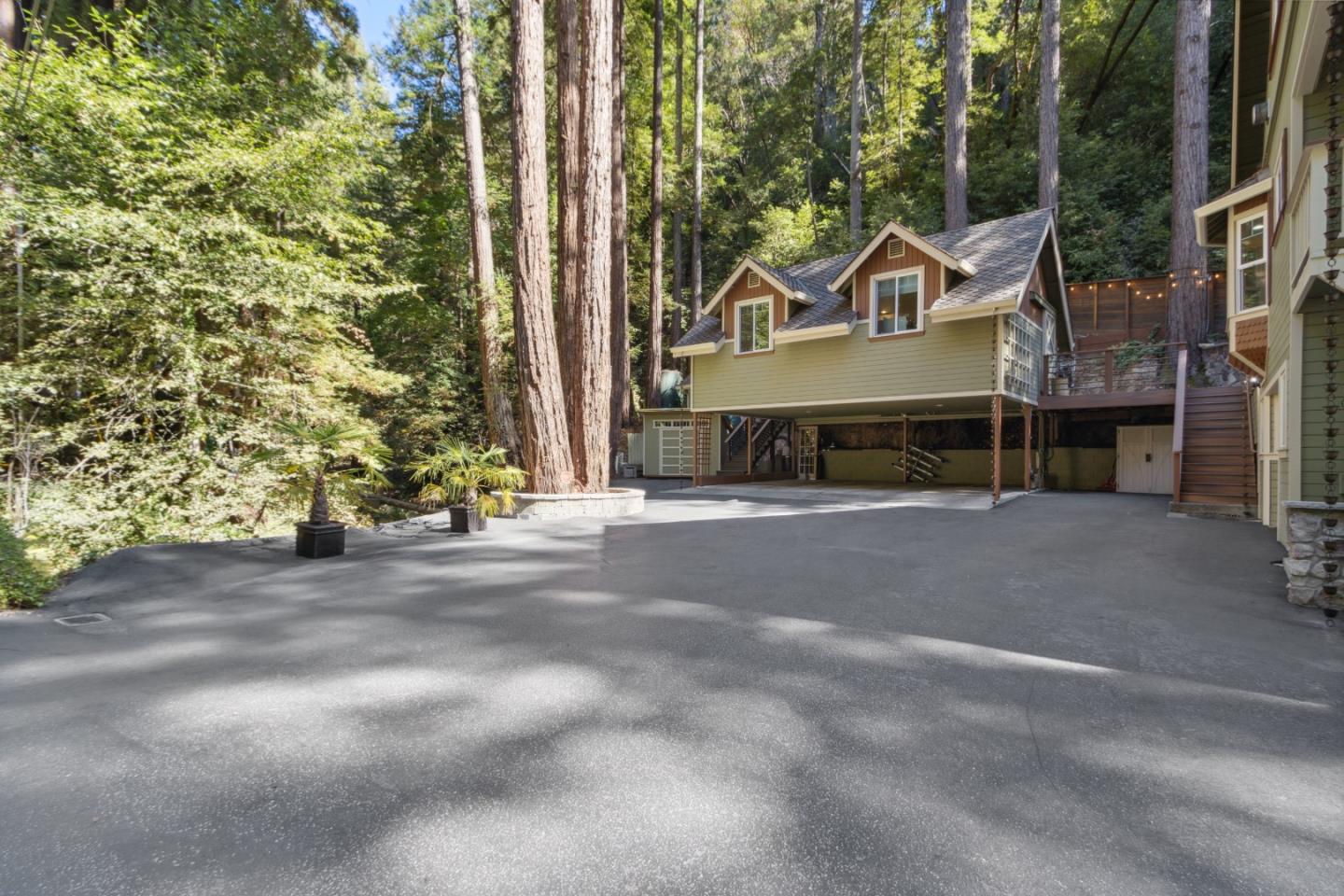 10380 Love Creek RD